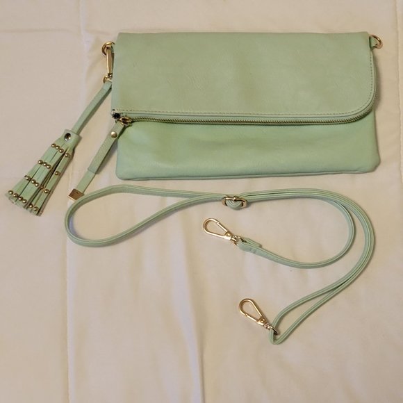 ❣️HP❣️Charming Charlie mint fold over snap/zip closure w/removable strap purse. - Picture 2 of 12